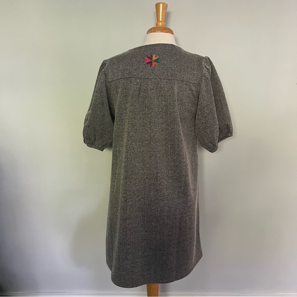 NWT NEW THML Gray Black White Herringbone Dress with Colorful Design Size M - Picture 4 of 11